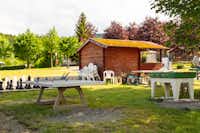 Campingplatz Am Krähenberg - Spielplatz für Gäste vom Campingplatz mit Gartenschach Tischtennis und Tischfußball