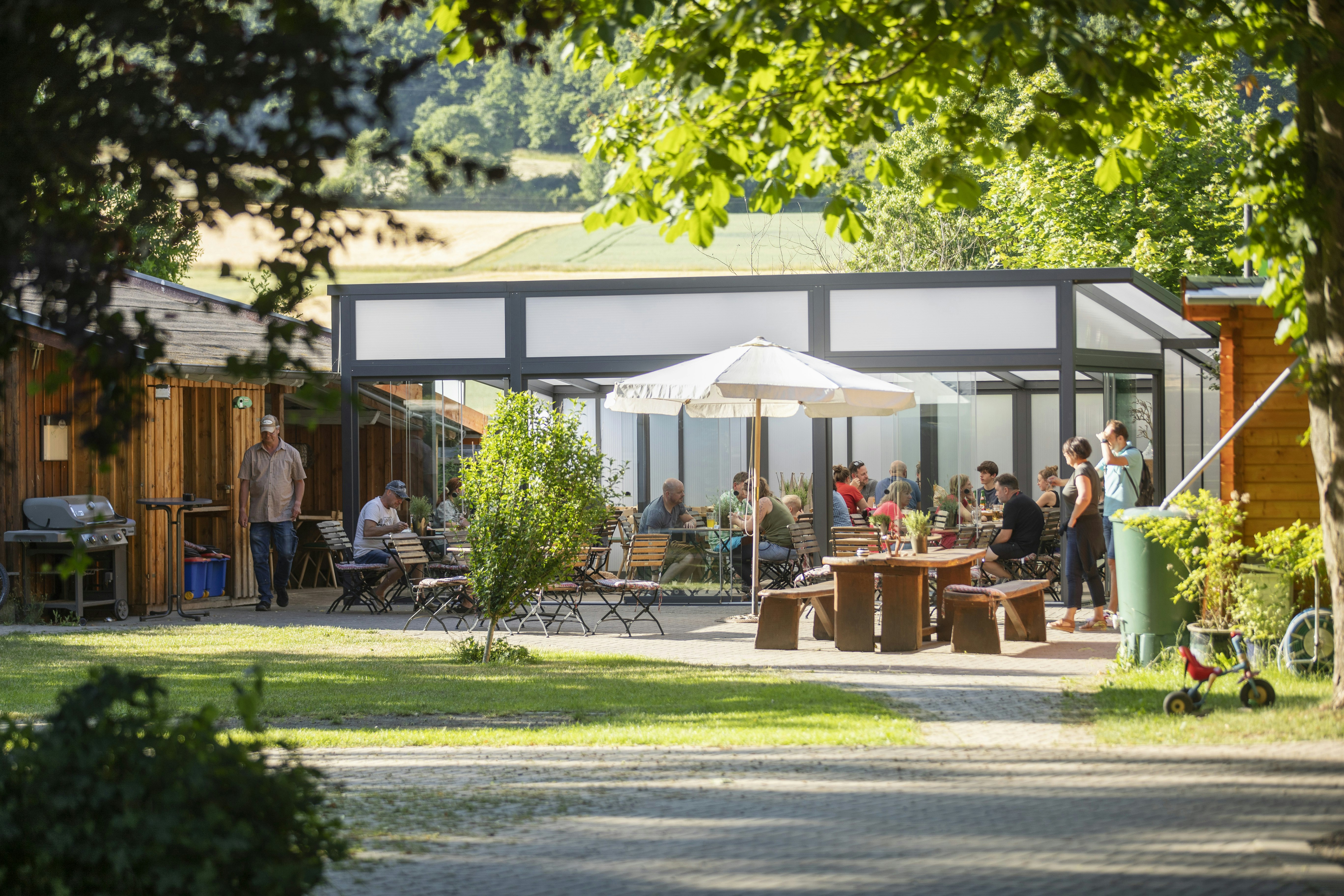 Campingplatz Auenland  - Restaurant mit Terrasse auf dem Campingplatz