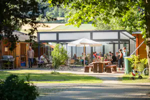 Campingplatz Auenland - Restaurant mit Terrasse auf dem Campingplatz