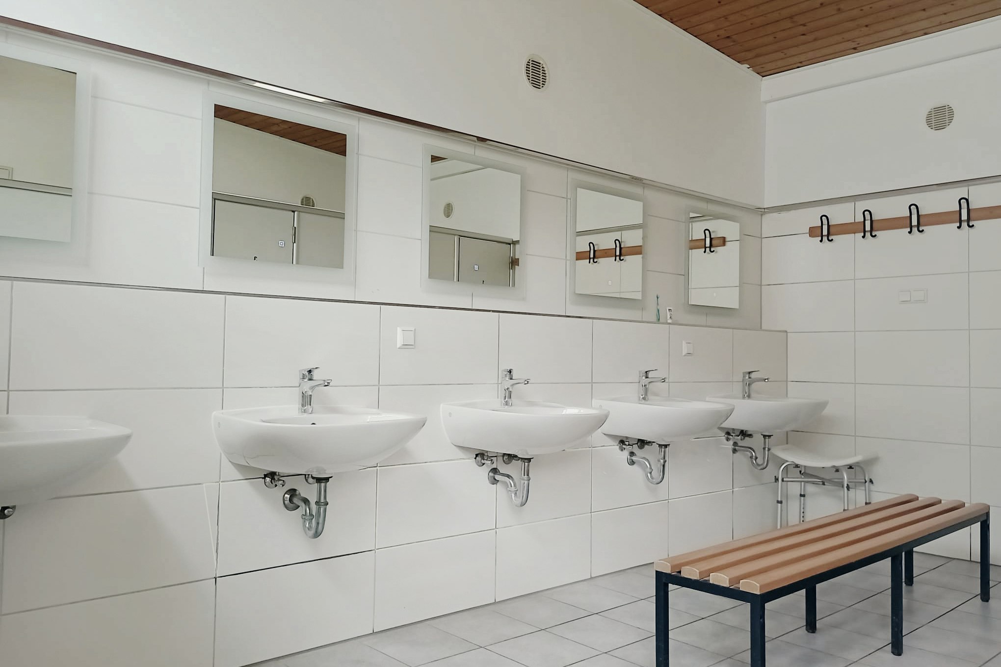 Campingplatz Auf der Au  - Innenansicht des Sanitärgebäudes