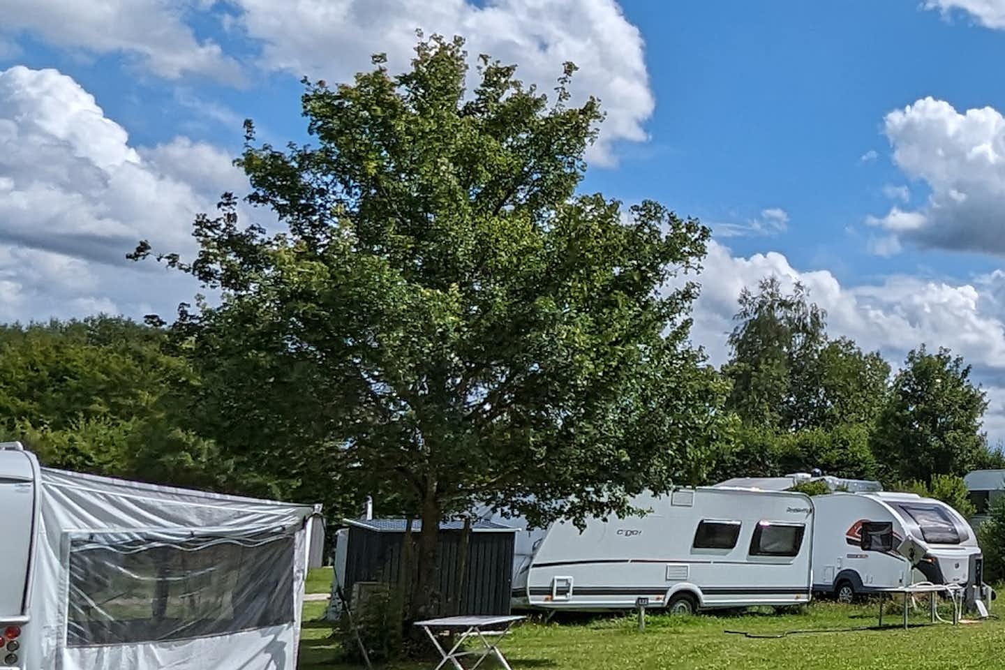 KNAUS Campingpark Nassau/Lahn  Campingplatz Auf der Au - Standplätze auf dem Campingplatz