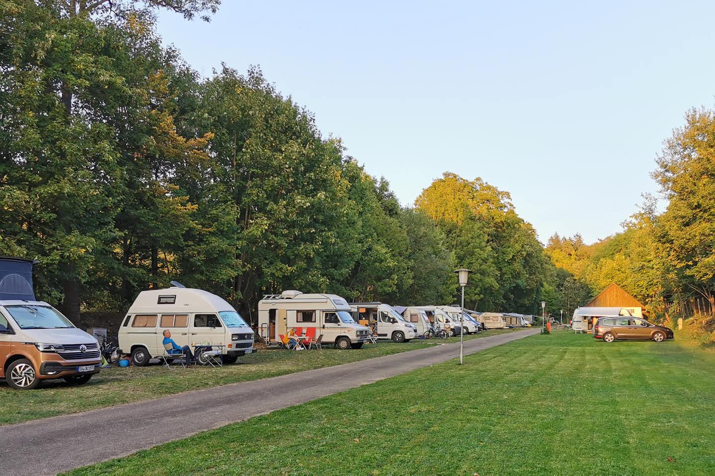 Campingplatz Bad Mergentheim - Wohnmobilstellplaetze-auf-der-Wiese