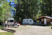 Camping und Pension Bergheimat Standplätze um eine Mietunterkunft herum  