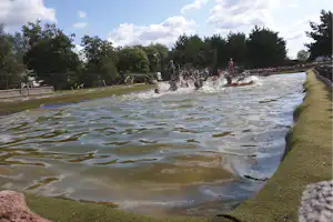 Campingplatz Bertingen - Bademöglichkeiten im Naturbadeteich in der Nähe vom Campingplatz