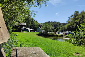 Camping Bockenauer Schweiz - Blick auf den Campingplatz im Grünen