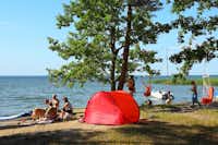 Campingplatz Bolter Ufer - Badestrand und gäste auf dem Campingplatz