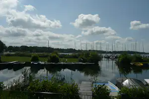 Campingplatz Bosau - Blick vom Campingplatz auf den Großen Plöner See