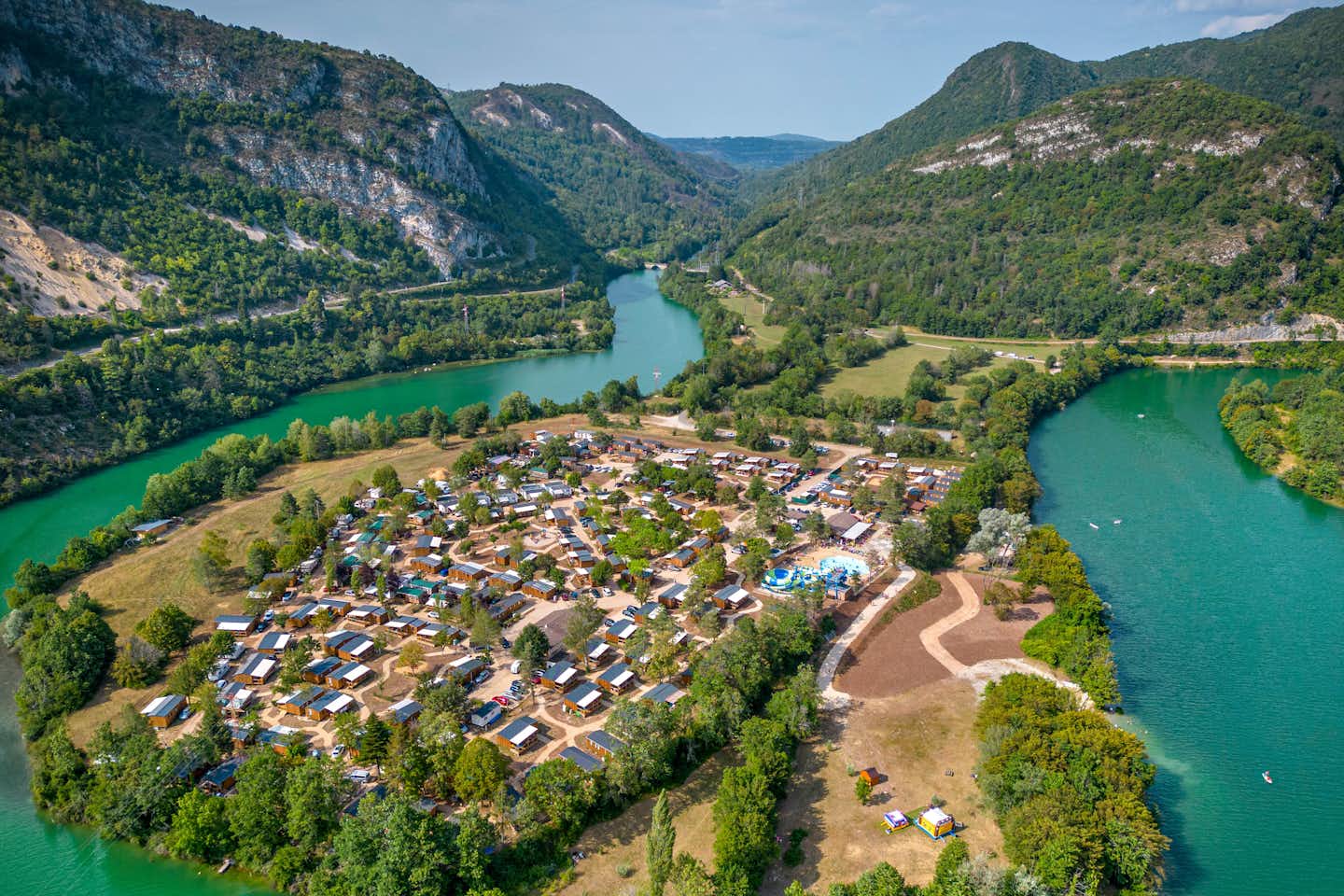 Campingplatz Chancia  - Luftaufnahme des Campingplatzes umgeben von Wasser