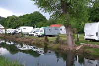 Campingplatz Diemelaue - Stellplätze direkt am Wasser