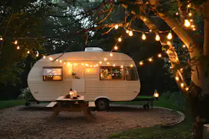 Campingplatz Elbinsel Lühesand - Wohnmobil auf Standplatz auf dem Campingplatz