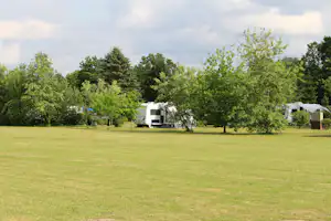 Campingplatz Emstal - Große Wiese für Wohnmobil- und Wohnwagenstellplätze