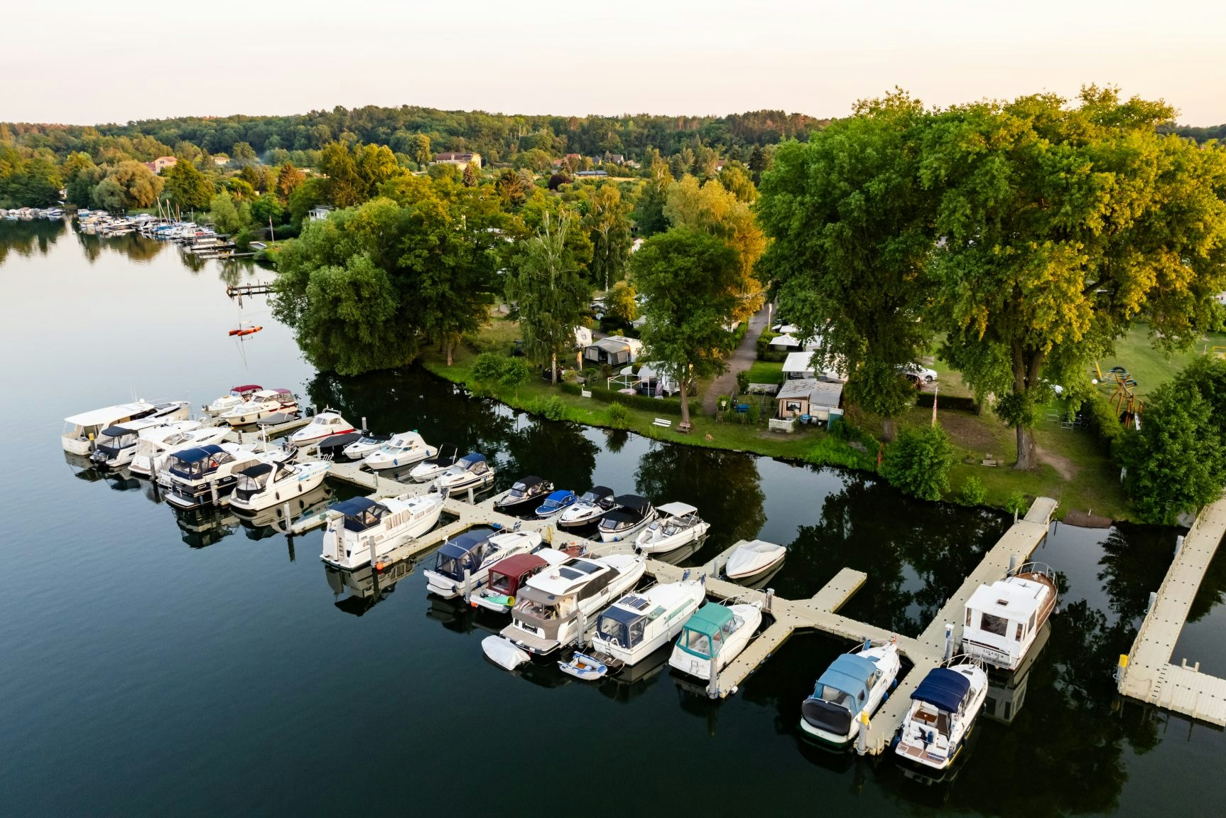Campingplatz GlindowLiebe - Blick auf den Hafen am Campingplatz