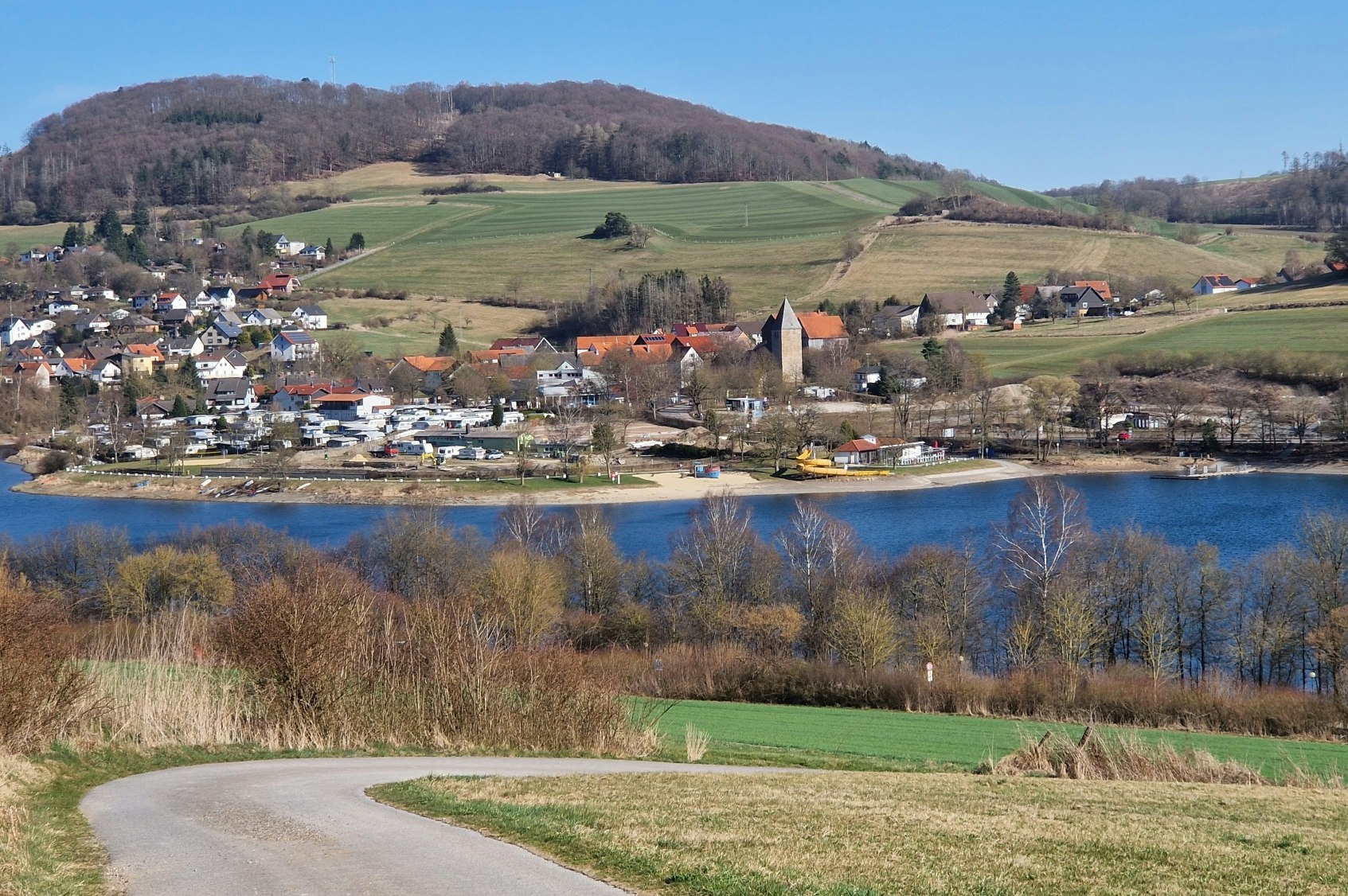 Campingplatz Goldbreite - Blick auf den See am Campingplatz
