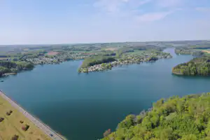 Campingplatz Großberghausen - Luftaufnahme vom Campingplatz am See