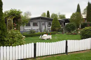 Campingplatz Hartensbergsee - Stellplätze im Grünen