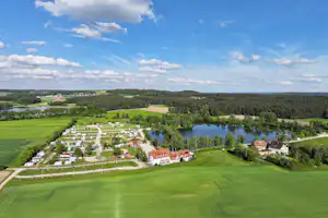 Campingplatz Himmelreich am Schnackensee - Luftaufnahme des Campingplatzes am See