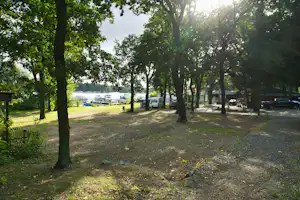 Campingplatz Himmelreich - Standplatz unter Baeumen-