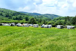 Campingplatz Hof Biggen - Blick auf die Standplatzreihen