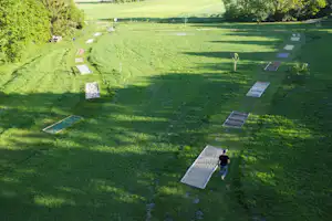 Camping Hümmlinger Land - Barfußpfad auf dem Campingplatz