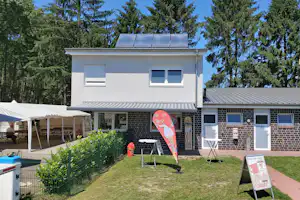 Campingplatz Blankes Glück - Kiosk und Sanitäranlage auf dem Campingplatz