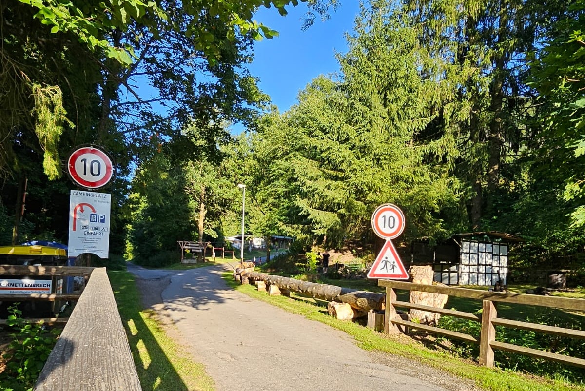 Campingplatz im Waldwinkel - Eingang des Campingplatzes