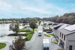 Camping und Ferienpark Friesensee - Luftaufnahme des Eingangsbereichs