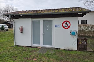 Campingplatz Kanu-Wanderer Saarbrücken - Außenansicht des Spülhauses auf dem Campingplatz