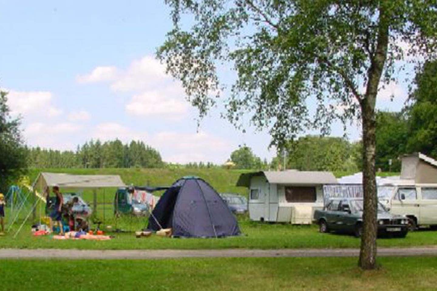 Campingplatz Klingelwiese  -  Wohnwagen- und Zeltstellplatz vom Campingplatz im Grünen