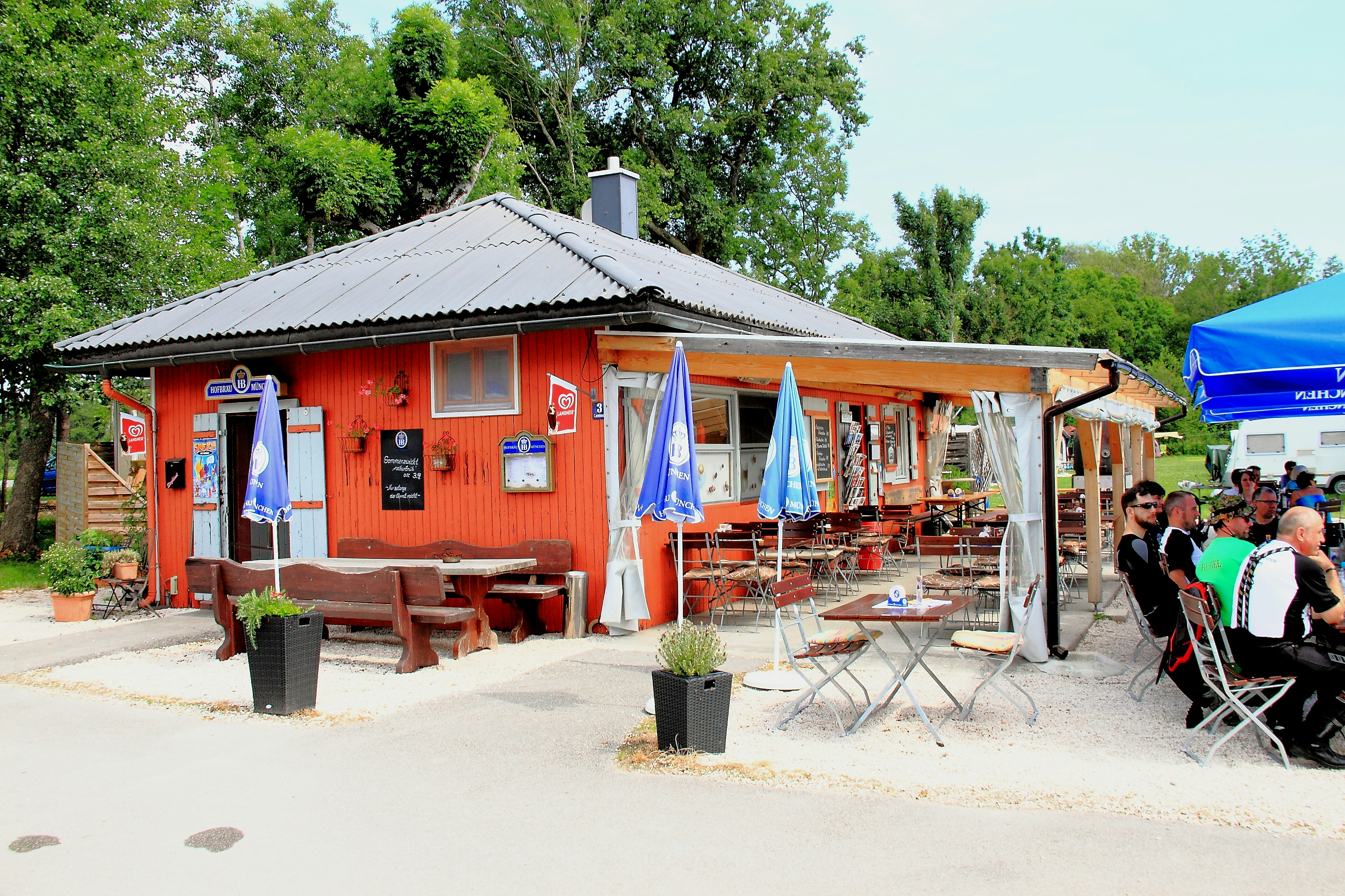 Chiemsee Camping Lambach  -  Restaurant vom Campingplatz mit Terrasse