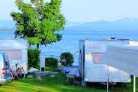 Chiemsee Camping Lambach  -  Wohnmobile am See vom Campingplatz