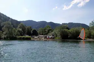 Campingplatz Lido - Windsurfen auf dem See am Campingplatz