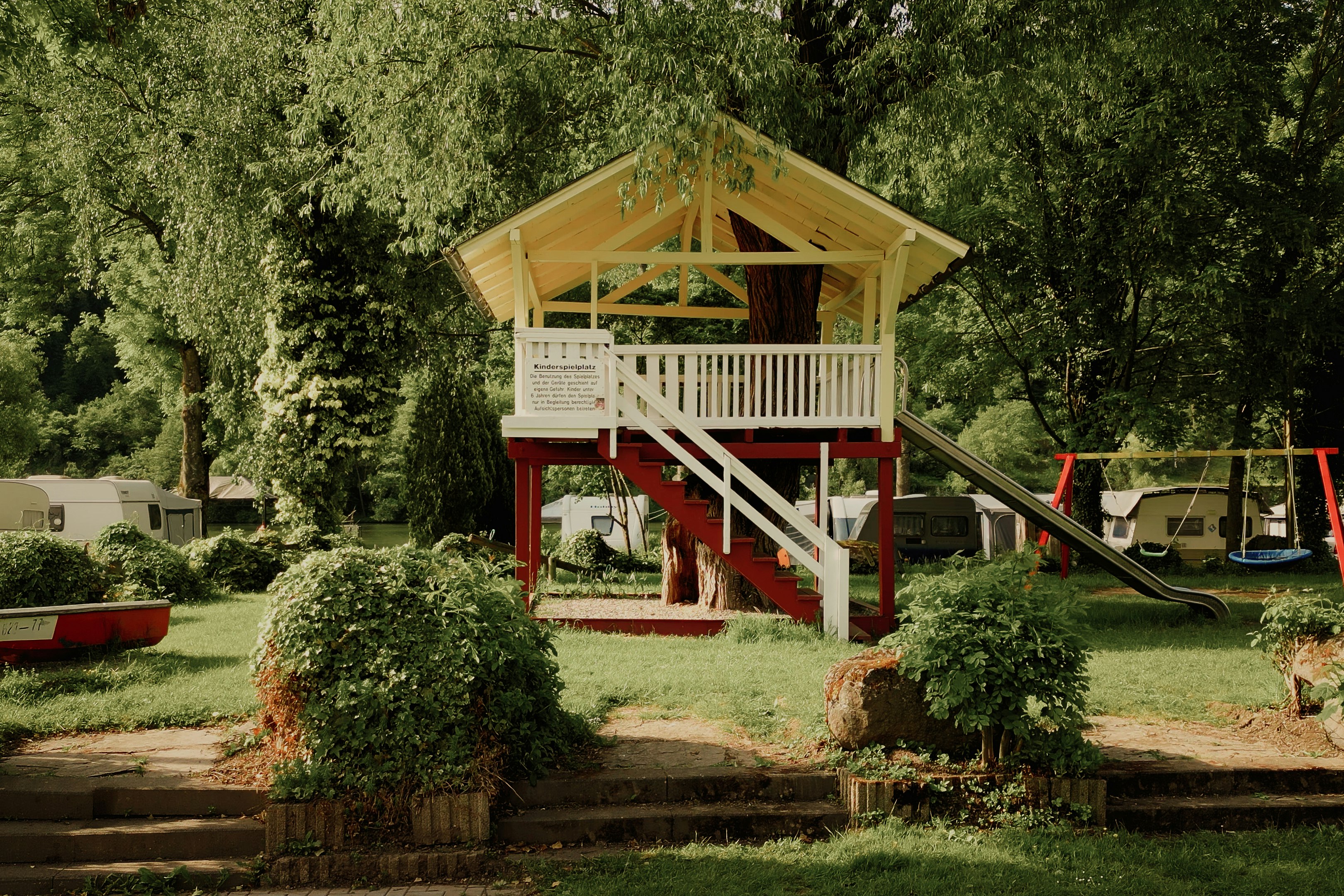 Campingplatz Mosel Wunder  - Kinderspielplatz auf dem Campingplatz