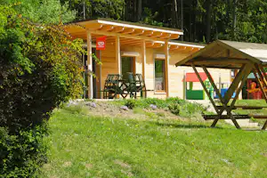 Campingplatz Neumannshof - Rezeption mit Terrasse auf dem Campingplatz