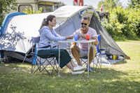 Campingplatz Nittenau - Gäste entspannen auf ihrem Zeltplatz
