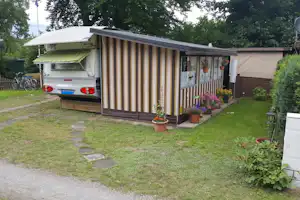 Campingplatz Nöpke - Wohnmobil- und Wohnwagenstellplätze im Grünen