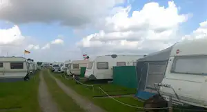 Campingplatz Olpenitz - Wohnwagen auf Stellplätzen des Campingplatzes