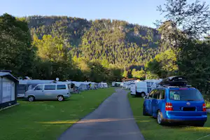 Campingplatz Pfronten - Stellplätze im Grünen mit Blick auf die Berge