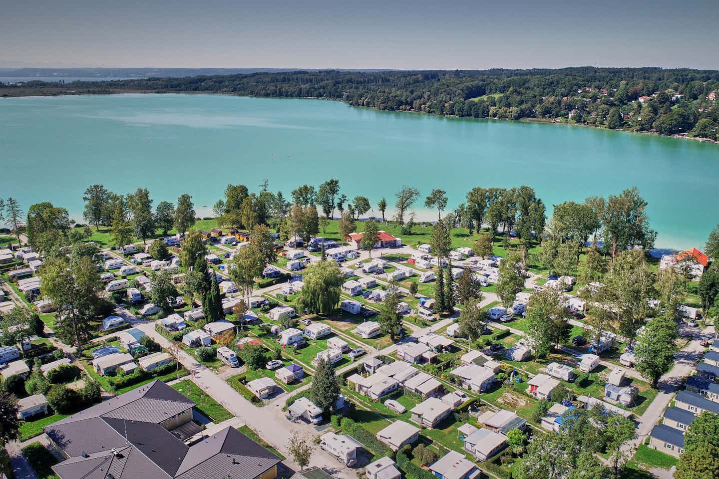 Campingplatz Pilsensee - Blick auf den Campingplatz und den Ammersee