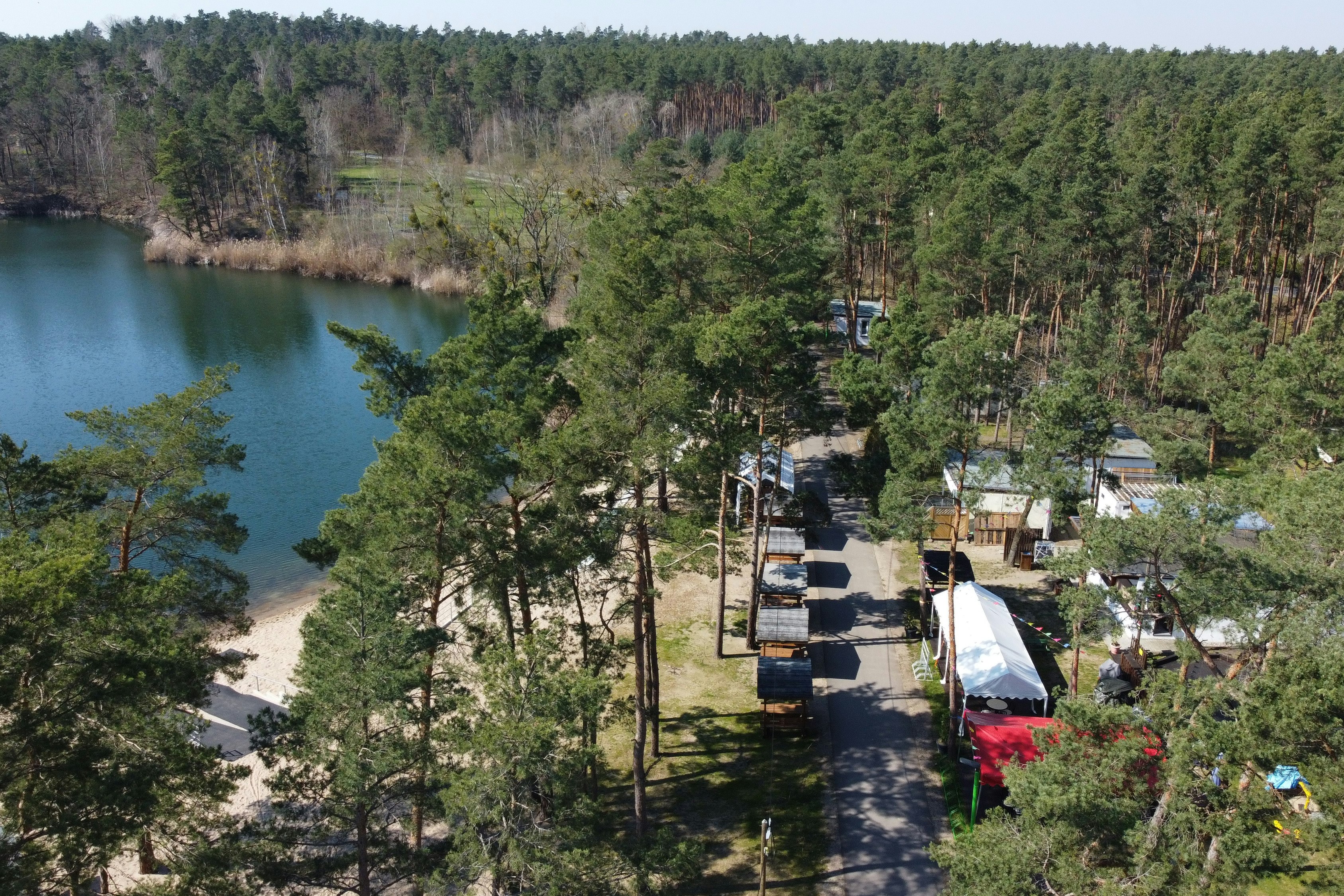 Campingplatz Plattensee Dannigkow  - Luftaufnahme des Campingplatzes am See