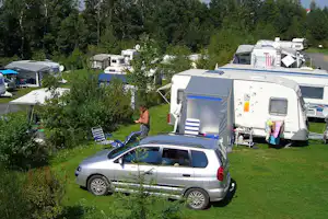 Campingplatz Platzermühle - Wohnmobilstellplatz vom Campingplatz auf grüner Wiese