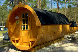 Campingplatz Pommernland - Mobilheime vom Campingplatz in Form von Fässern