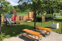 Campingplatz Pyhrn-Priel - Grillbereich und Kinderspielplatz auf dem Campingplatz
