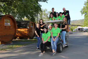 Campingplatz Rißbach - Team vom Campingplatz an den Mobilheimen