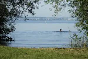 Campingplatz Schloss Helmsdorf - Badem im See