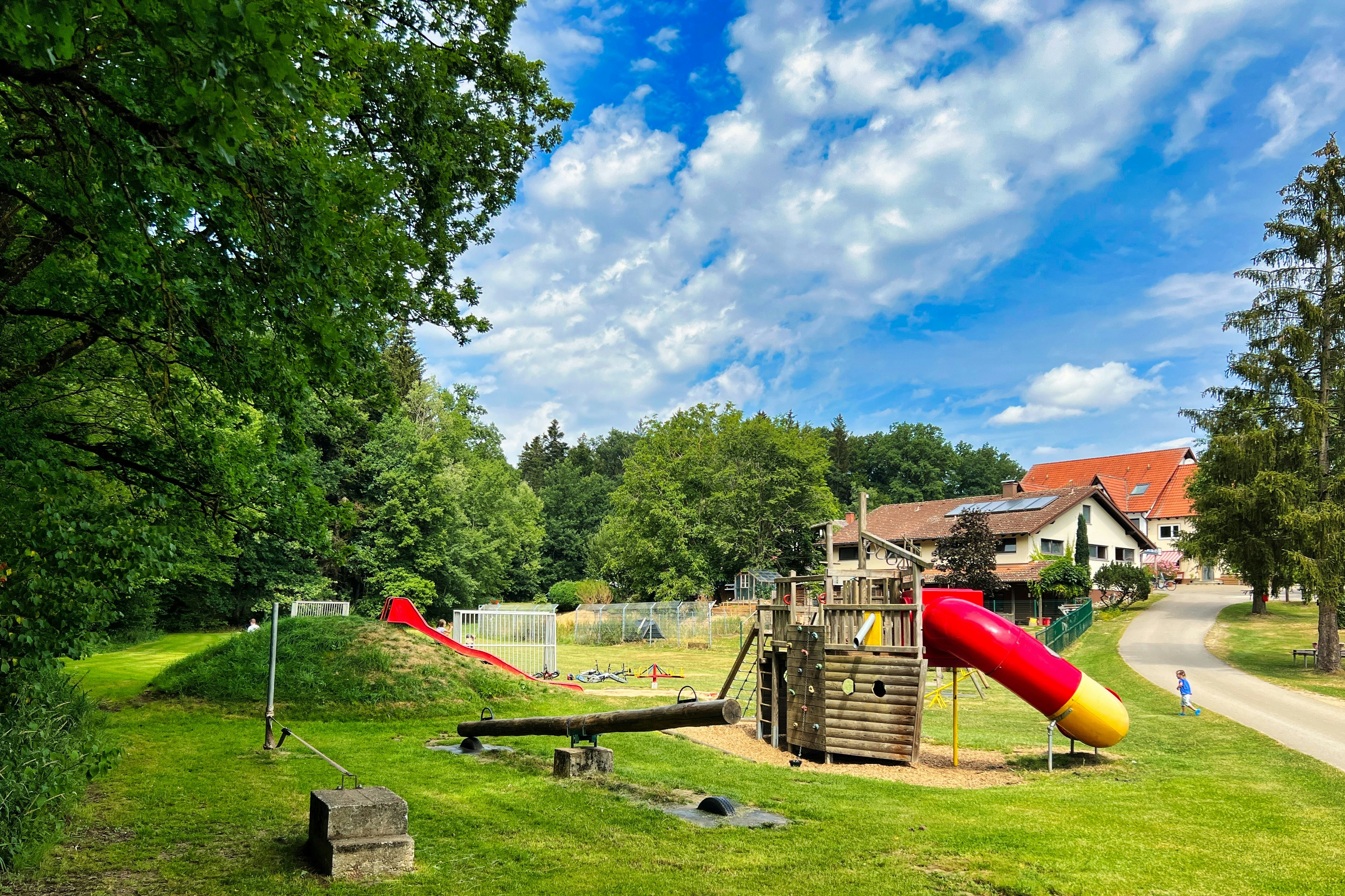 Campingplatz Sonnenhof  Campingplatz SONNENHOF  - Kinderspielplatz auf dem Campingplatz