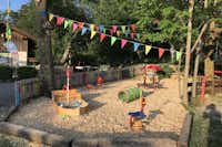 Campingplatz Sport-Ecke  -  Spielplatz vom Campingplatz für Kleinkinder