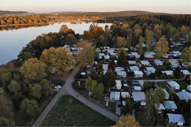 Campingplatz Stausee Hohenfelden - Überblick auf Campingplatz aus der Vogelperspektive