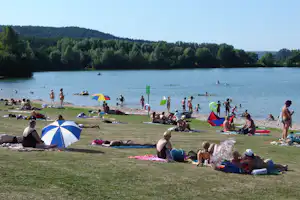 Campingplatz Strandbad Breitungen - Badestrand für Gäste auf dem Gelände vom Campingplatz