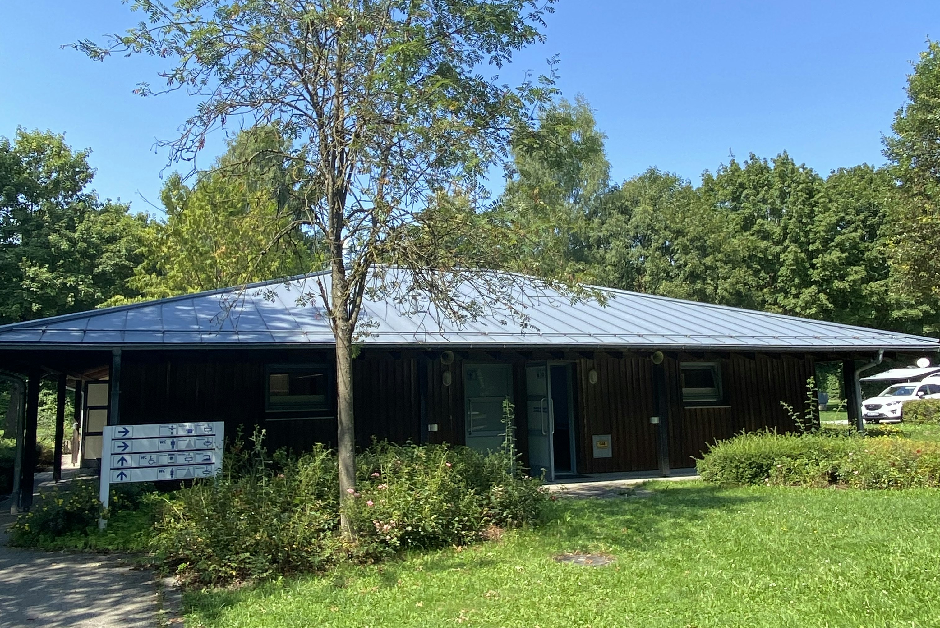 Campingplatz Straubing - Sanitärgebäude auf dem Campingplatz