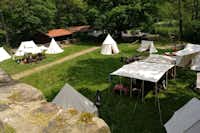 Campingplatz Wallenstein - Blick auf Zeltlager auf der Burg